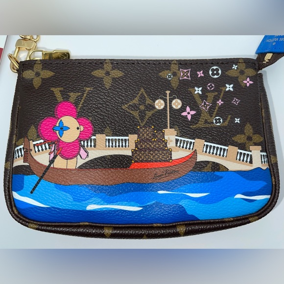 LOUIS VUITTON Mini Pochette Accessories 2019 Holiday Vivienne Venice - Picture 7 of 9